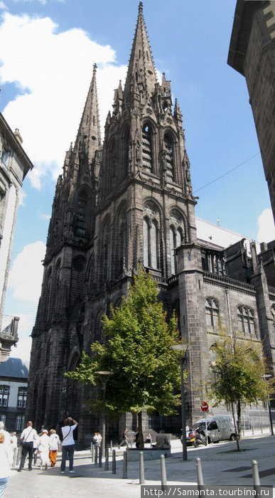 Кафедральный собор Клермон-Ферран, Франция