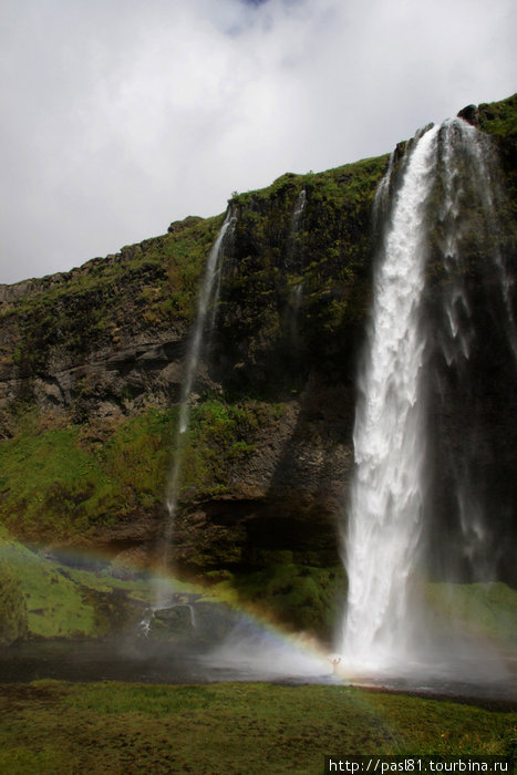 А с солнцем над водопадом заиграли невероятной красоты радуги! Южная Исландия, Исландия
