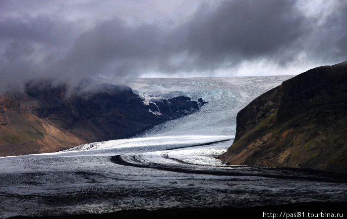 Скафтаффель пользуется заслуженной славой у любителей пеших походов. Можно сходить на ледник, ощутить холодное дыхание многовекового льда. А можно просто побродить по красивейшим горкам и полюбоваться Южная Исландия, Исландия