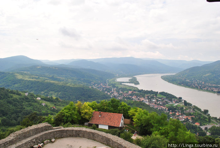 Крепость Вишеград и вид на излучину Дуная Вишеград, Венгрия