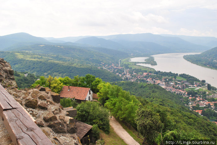 Крепость Вишеград и вид на излучину Дуная