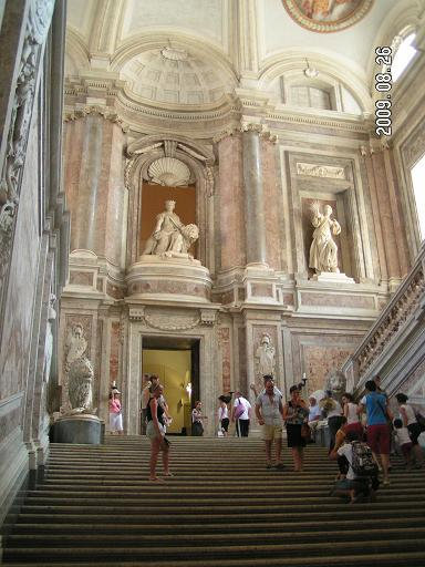 Главная лестница Казерта, Италия
