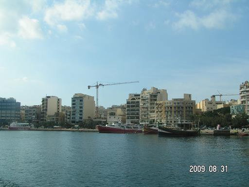 Краны над городом встали Слима, Мальта