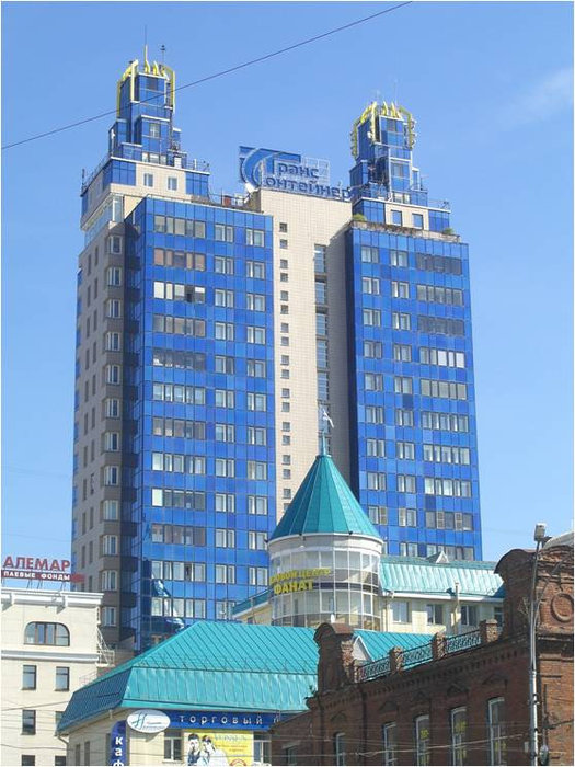 Двухвостка или дом из синего зеркального стекла Новосибирск, Россия