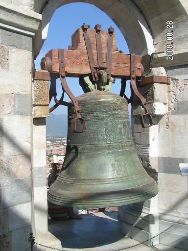 Башенный колокол Пиза, Италия