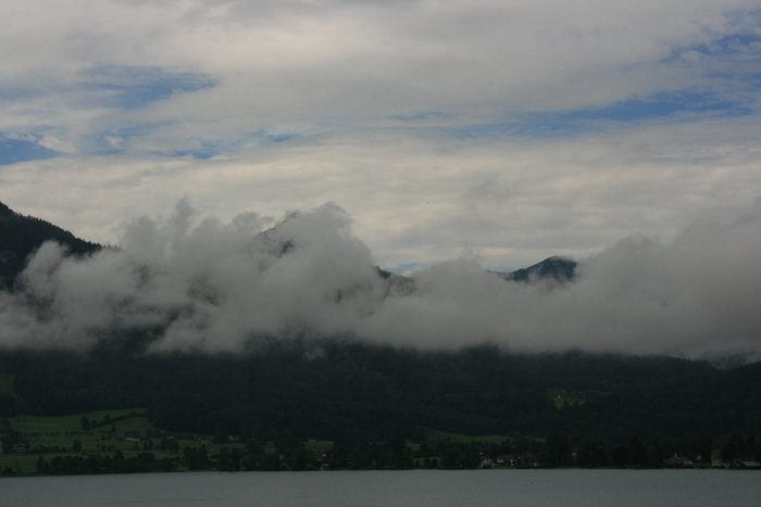 облака над озером Санкт-Вольфганг, Австрия