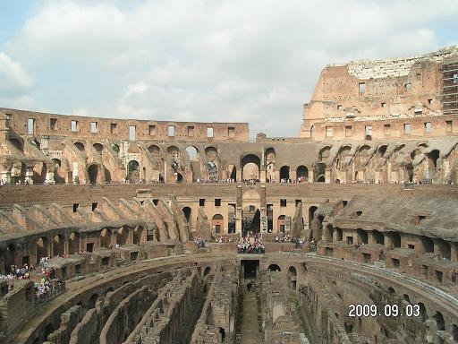 Верхний этаж частично разобран Рим, Италия
