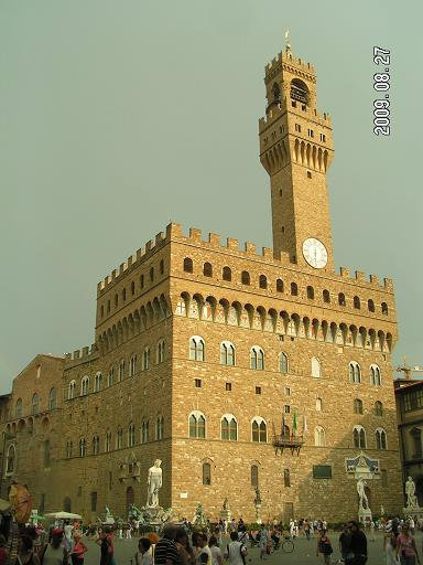 Зубчатая башня Флоренция, Италия