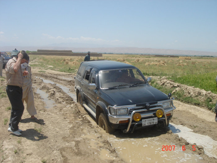 Афганистан. Объезд заминированного участка дороги по бездорожью. Душанбе, Таджикистан