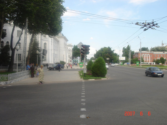 Душанбе, улицы практически пустые. Душанбе, Таджикистан