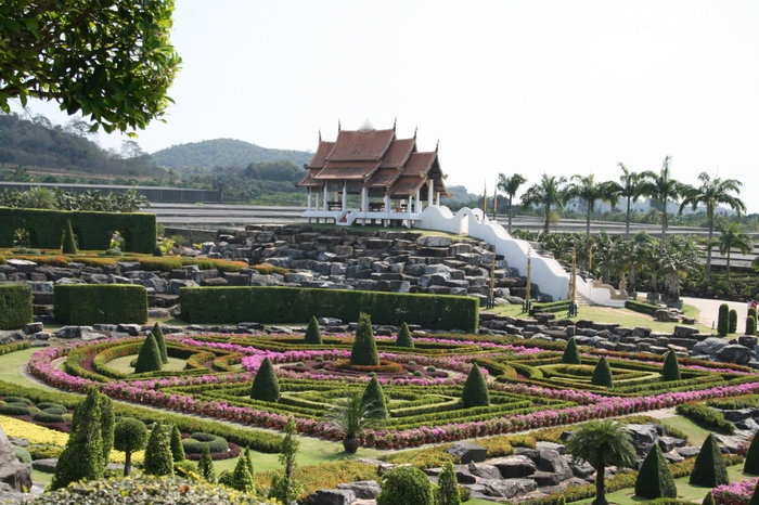 Версаль в миниатюре в парке Нонг Нуч Паттайя, Таиланд