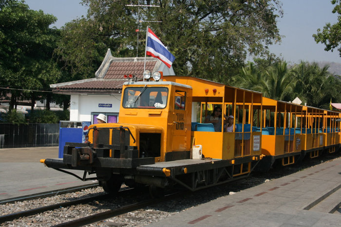 туристический поезд Канчанабури, Таиланд