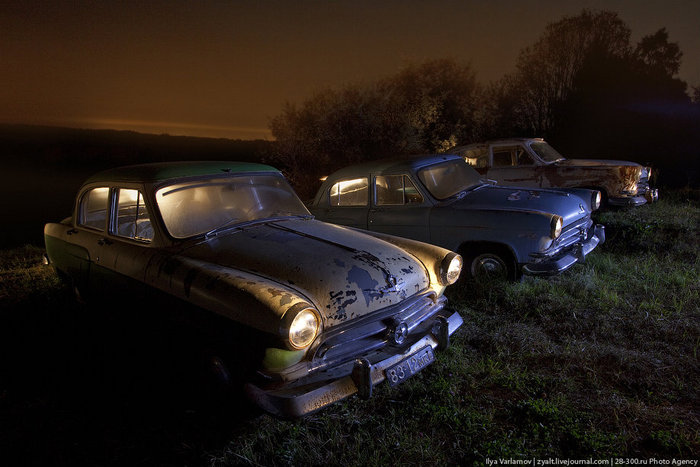 Музей ретро-автомобилей ночью Тульская область, Россия
