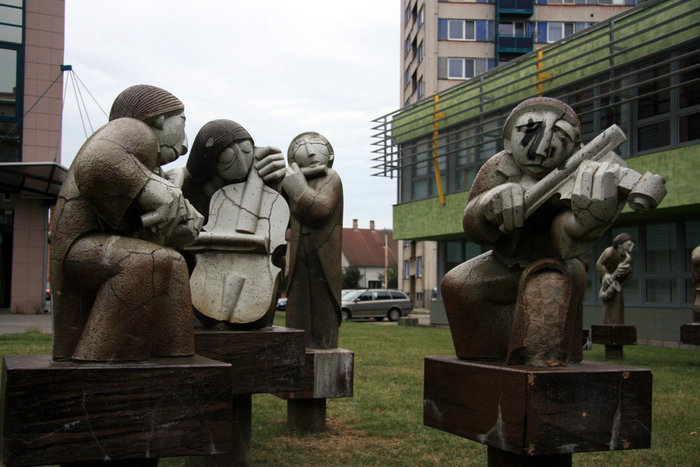 скульптурная композиция в парке Ходонина Ходонин, Чехия