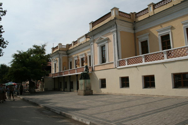 Дом в итальянском стиле, в котором жил Айвазовский, а сейчас находится галерея с его картинами Феодосия, Россия