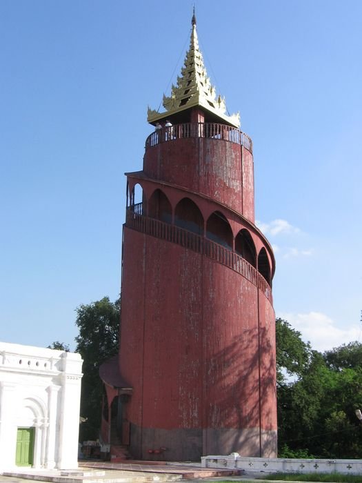 Ну, и башня при дворце очень симпатичная! Мьянма
