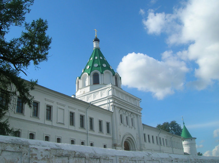 Фрагмент монастырской стены Кострома, Россия