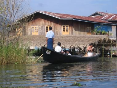 Инты на озере Инле Мьянма