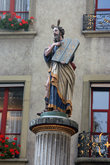 необычный памятник в Берне