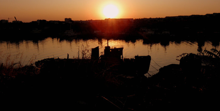 рассвет над Стрелецкой бухтой Севастополь, Россия