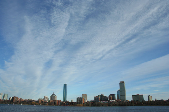 С одной стороны реки Бостон чем то напоминает Нью-Йорк. Только небоскребов, разумееца, гораздо меньше. ) Бостон, CША