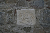 На стенах монастыря сохранились старинные изображения святых
