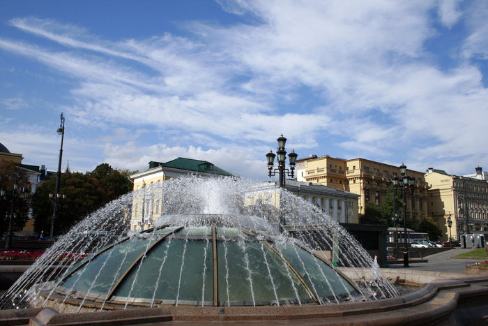 фонтан на Манежной площади Москва, Россия