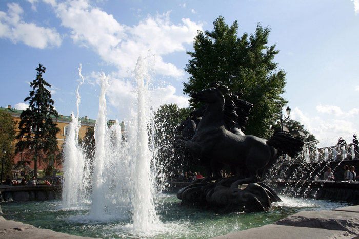 фонтан на Манежной площади Москва, Россия