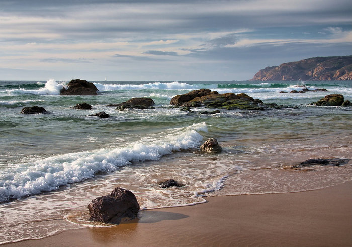 Прекрасный пляж Cascais (Guincho) Келуш, Португалия