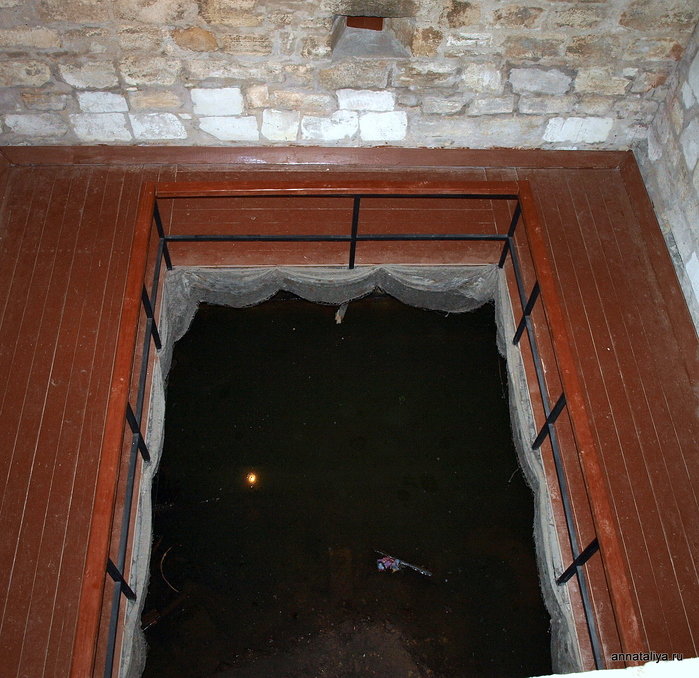 Затопленный подвал башни. Тула, Россия