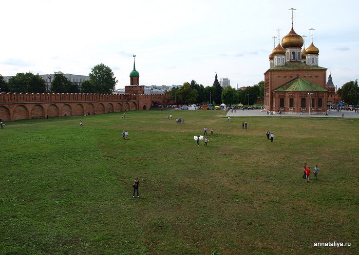 Все это отлично видно со стен кремля. Тула, Россия