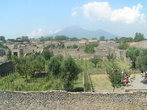 Панорама Помпей с Везувием на заднем плане