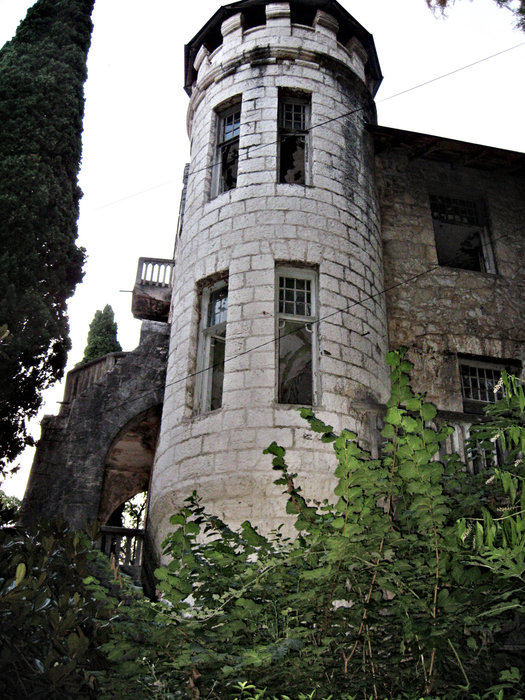 Один из замков принца Ольденбургского Гагрский район, Абхазия