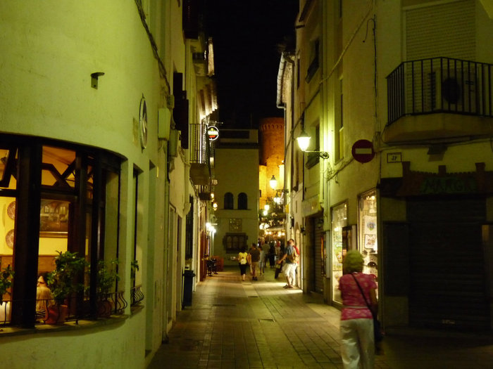 Очаровательная Тосса: днем и ночью Тосса-де-Мар, Испания