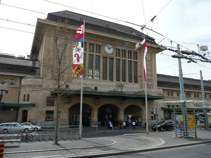 Ворота города — ж/д вокзал Лозанна, Швейцария