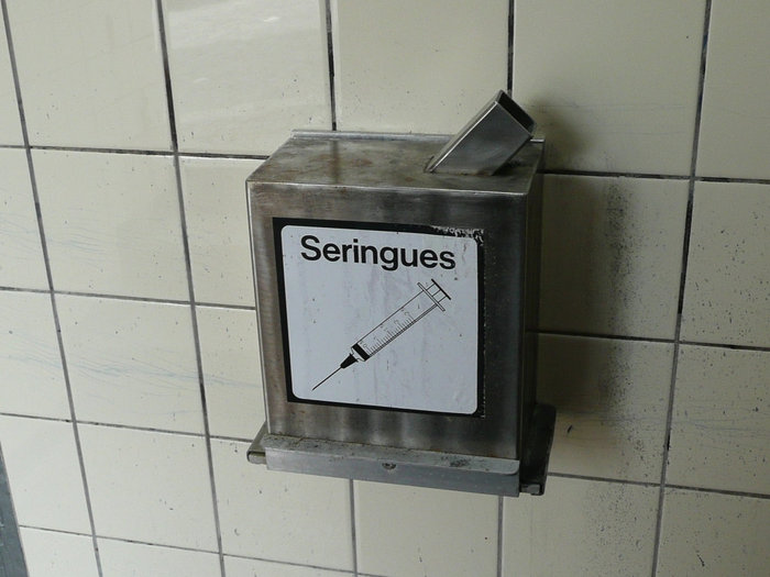 Странная штуковина в туалете Лозанна, Швейцария