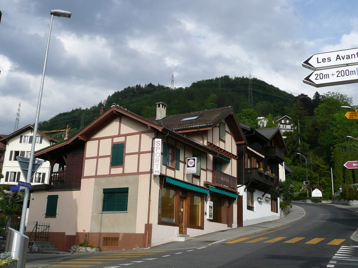 Городок понравился мне. Андерматт Швейцария. Андерматт Швейцария горнолыжный курорт. Андерматт деревня в Швейцарии. Андерматт Швейцария фото.