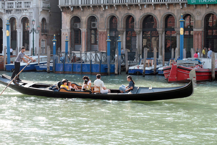 прогулка на годоле Венеция, Италия