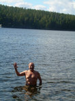 А вот в Ладожском озере искупаться можно, но вода холодная.