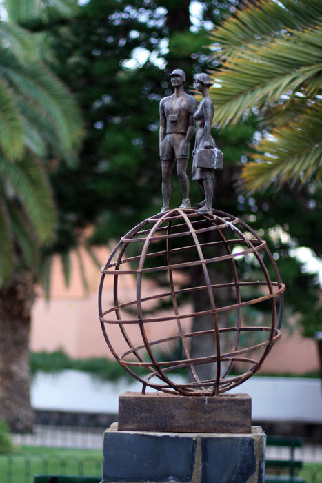 памятник путешественникам Пуэрто-де-ла-Крус, остров Тенерифе, Испания