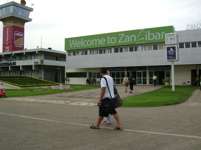 аэропорт Занзибара, где нас не встретили Танзания