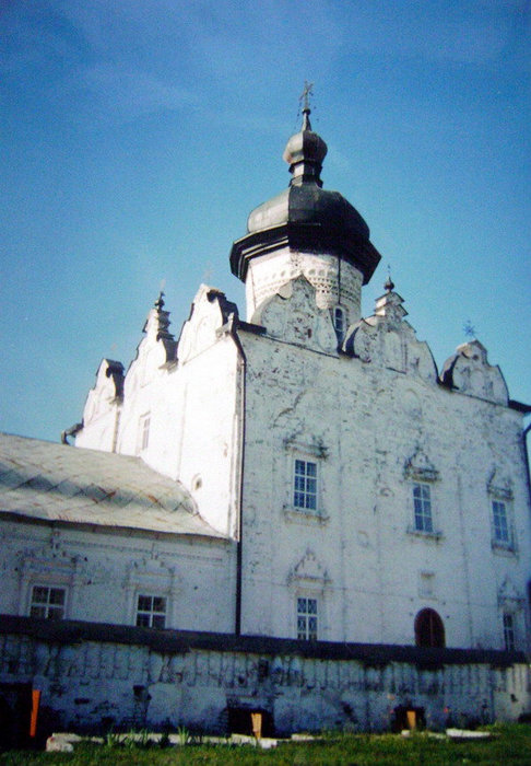 Успенский Богородицкий мужской монастырь с 1997 года определяет духовную и нравственную атмосферу возрождающегося Свияжска. Ныне действующий Успенский собор был построен в 1560 г., освящен в 1561 г. Свияжск, Россия