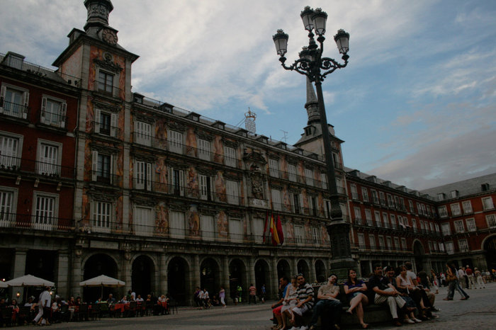 адские толпы народа на Plaza Mayor Мадрид, Испания