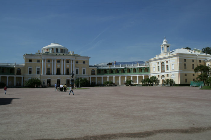 Павловский дворец. Санкт-Петербург и Ленинградская область, Россия