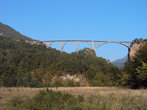 Арочный мост Джурджевича — длина 366 м, высота 149 м