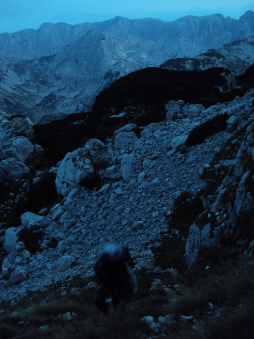 Последний подъем перед Ледяной пещерой Черногория