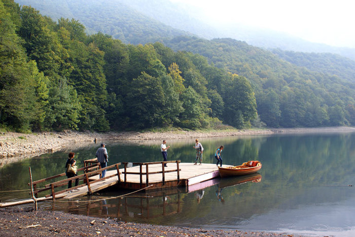 Озеро в нацпарке Биоградска гора Биело-Поле, Черногория