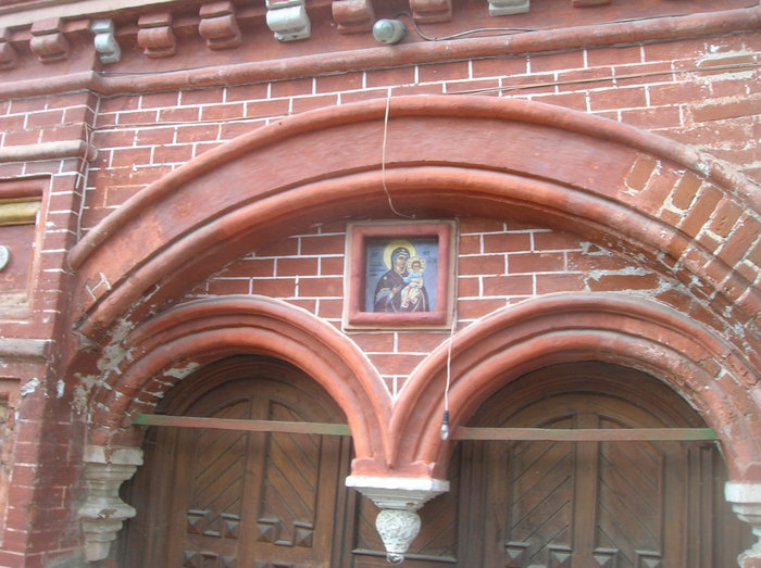 Свод над боковой дверью Кострома, Россия