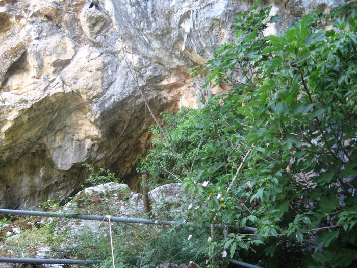 вход в пещеру Зевса Остров Крит, Греция