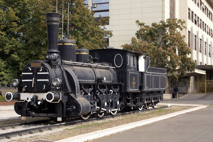 Паровоз у железнодорожного вокзала в Загребе Загреб, Хорватия